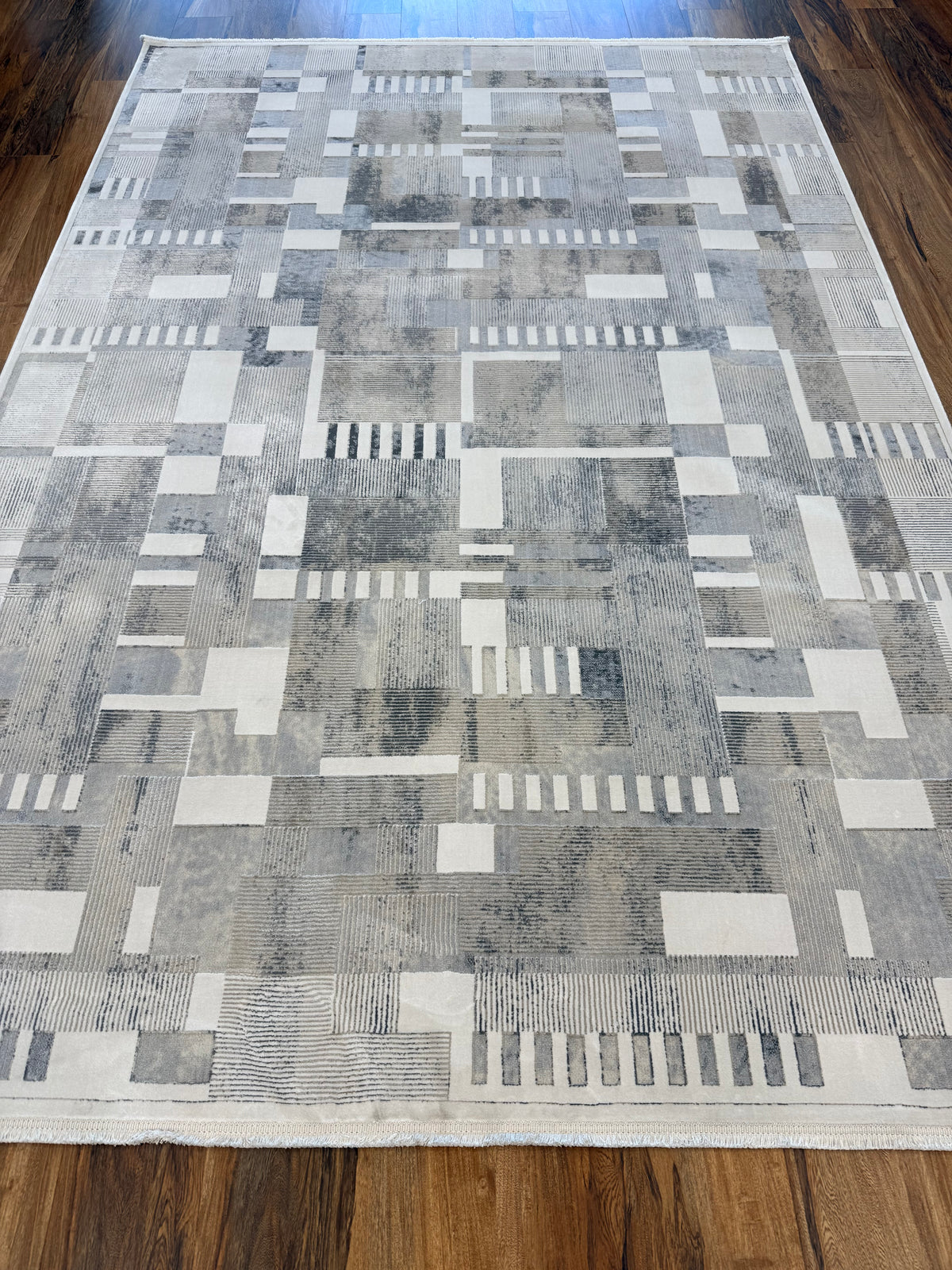 Modern Abstract Rectangle Rug in Ivory, Gray & Silver – 6'6" x 9'6"