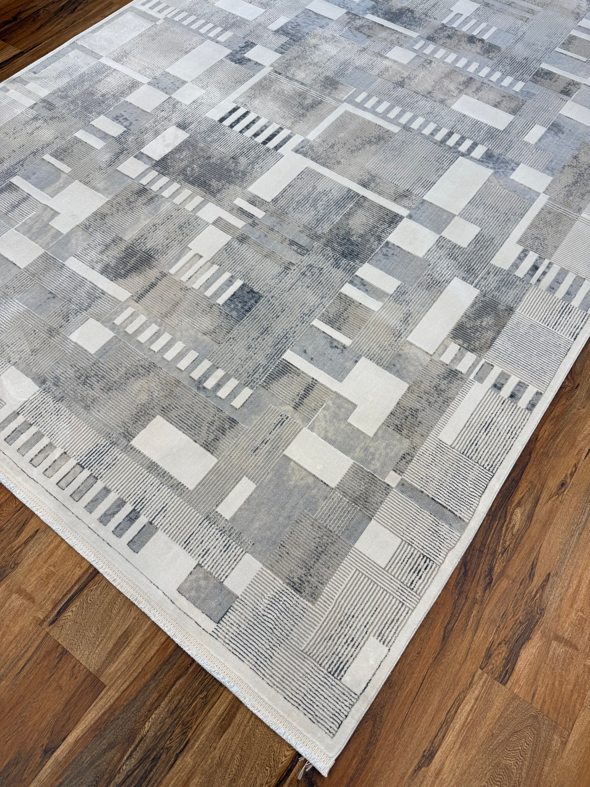 Modern Abstract Rectangle Rug in Ivory, Gray & Silver – 6'6" x 9'6"