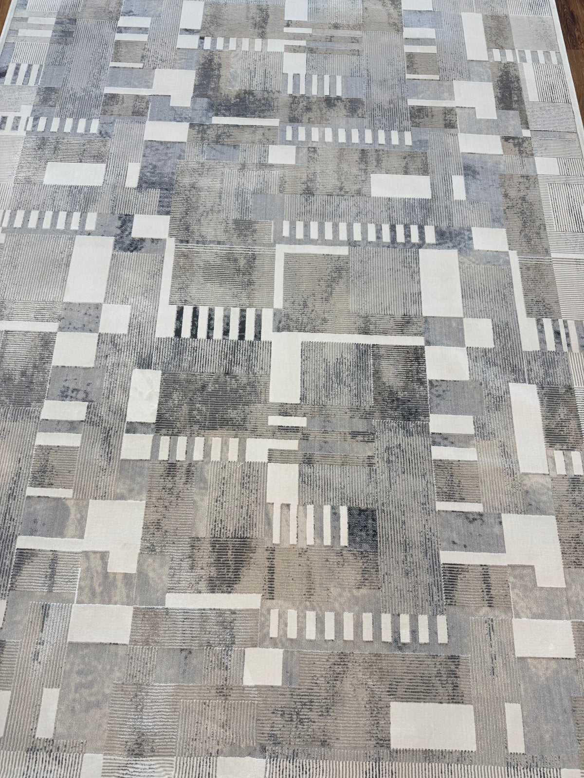 Modern Abstract Rectangle Rug in Ivory, Gray & Silver – 6'6" x 9'6"