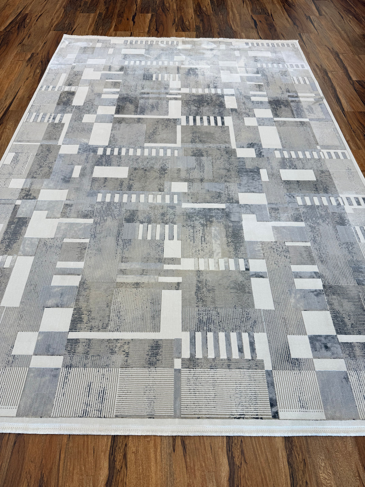 Modern Abstract Rectangle Rug in Ivory, Gray & Silver – 6'6" x 9'6"